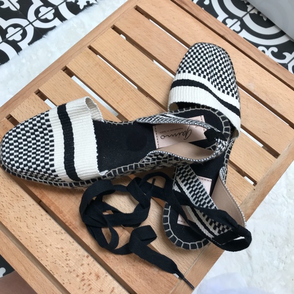 Black and white espadrilles - Picture 1 of 3